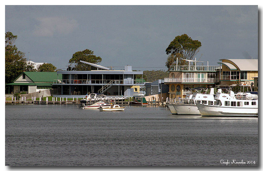 Lakeside (*)