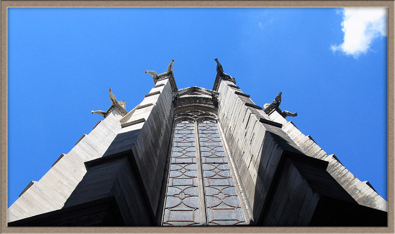 Gothic (*)