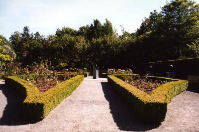 Van Dussen Gardens 25.jpg