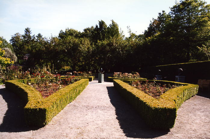 Van Dussen Gardens 25.jpg