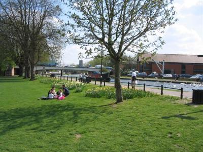 April 04 Looking towards the new Libiary from Victoria park
