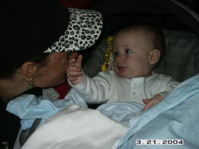 Giving Aunt Di some lovin....