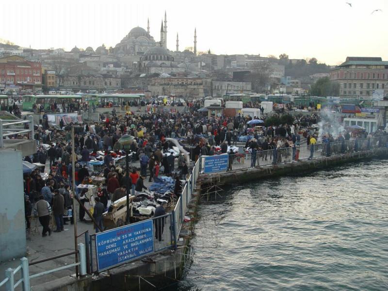 Istanbul open air market near Galata Bridge 2003 12 20 ...