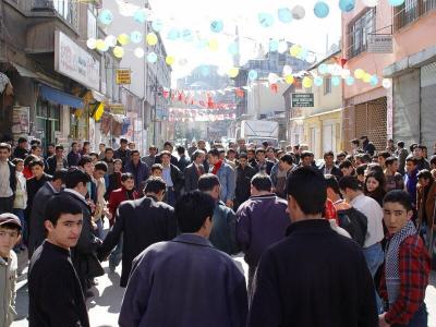 Istanbul election fun_2004 03 14