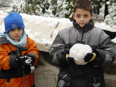 Bursa walk in snow kids