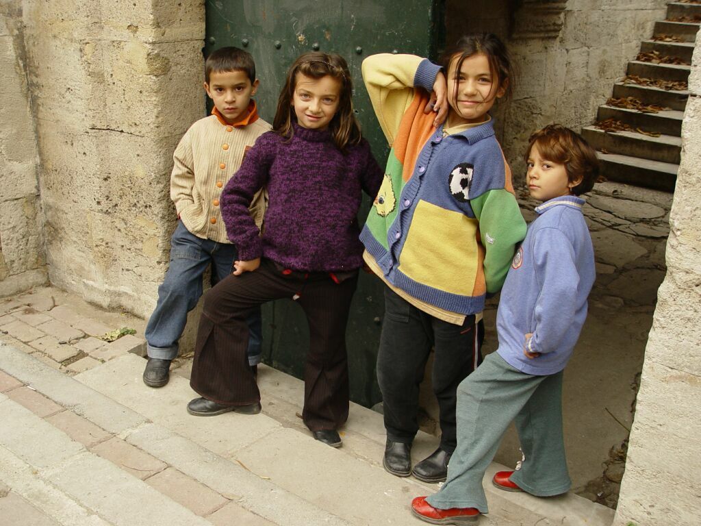 Istanbul Kids 4283 20031211 1344.jpg