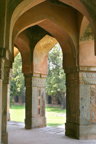 Mausoleum: arches