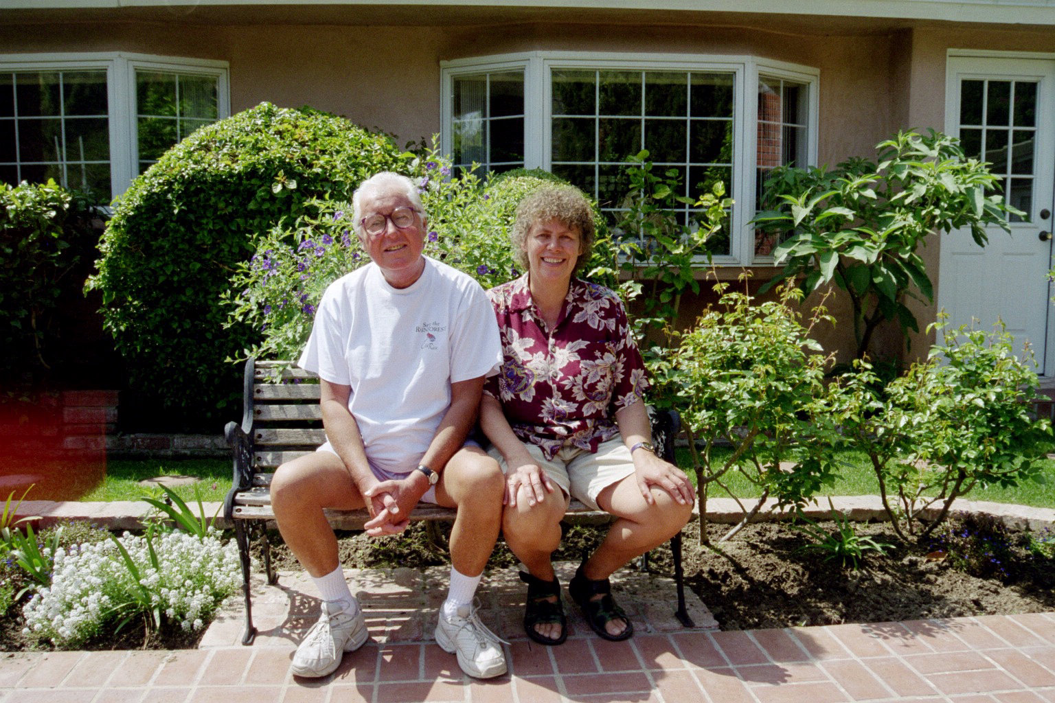 O & E - Larrys garden in Hollywood