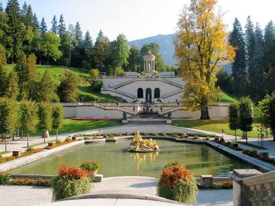 LINDERHOF CASTLE - FOUNTAIN