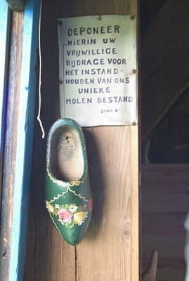 Molen Bestand's lost shoe