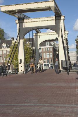 Bridgin old and new in Amsterdam