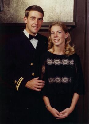 u44/jcowell/medium/28627969.LtJGSeabeeBall.jpg