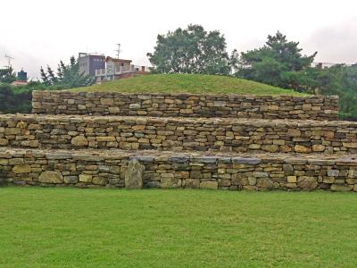 Seokchon pit Tomb in Seoul