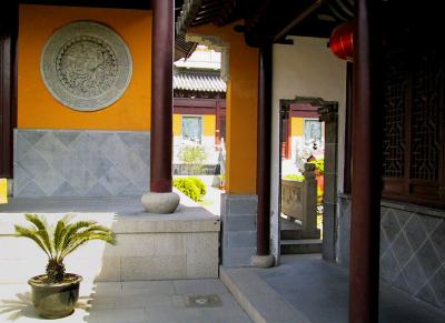 Yuanjin Temple interior