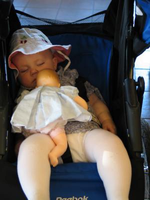 ellie_sleeping_newport04.jpg