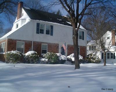 snow_houseDec03.jpg