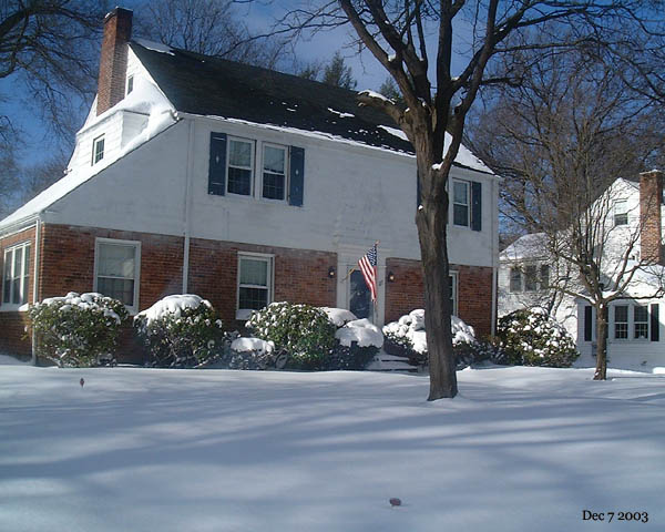 snow_houseDec03.jpg