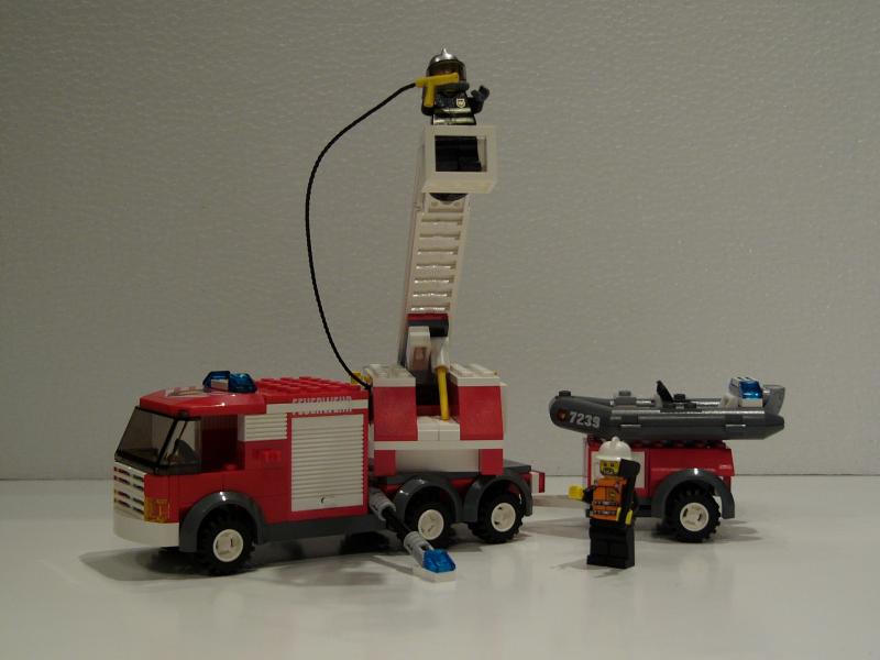 LEGO Feuerwehr Ladder and Boat