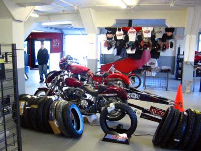 u44/liv2day/medium/28295489.fbidragbikes.jpg