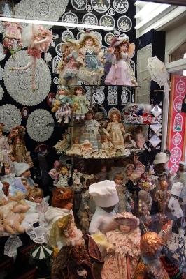 110 A lace store window.jpg
