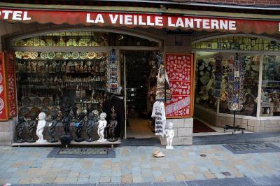 112 Souvenirs, souvenirs.jpg