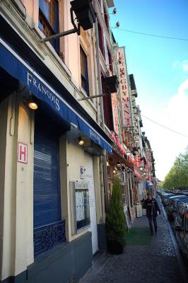 141 Ste Catherine, the seafood restaurants.jpg