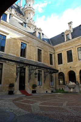 084 Inner Court view north.jpg