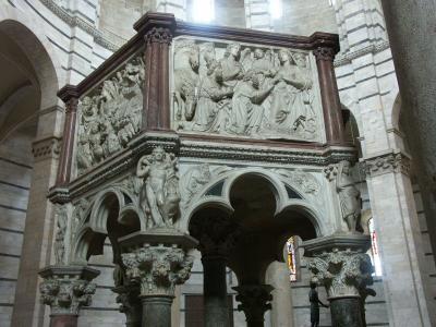Pulpit by Nicola Pisano, Baptistry