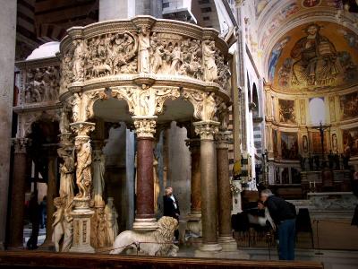 Pulpit by Giovanni Pisano, Duomo