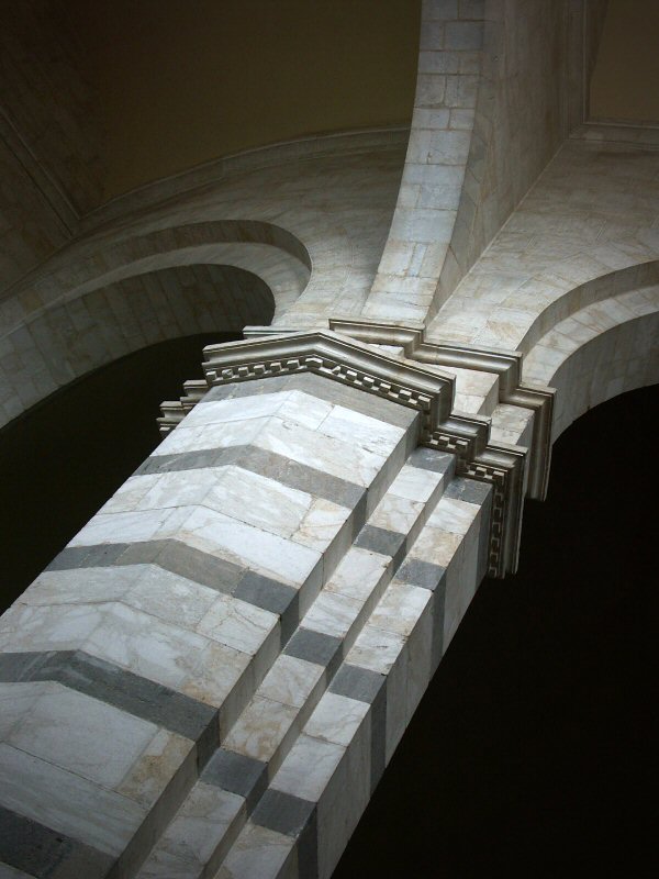 Pisa-Romanesque column