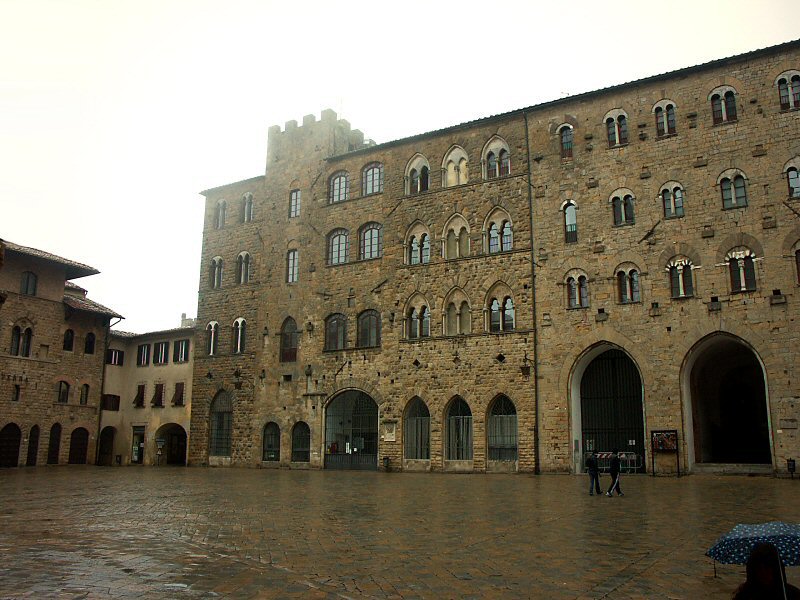 Piazza del Priori, Volterra