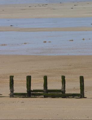 A wall against the sea (09/05)