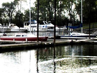 u44/ms_mimi69/medium/28583521.Justsomeboats.jpg