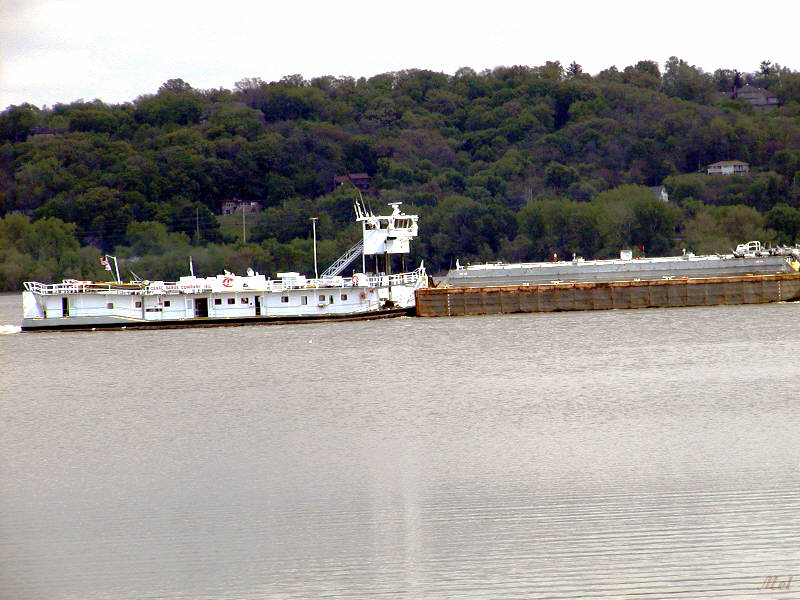 closer shot of barge.jpg(429)