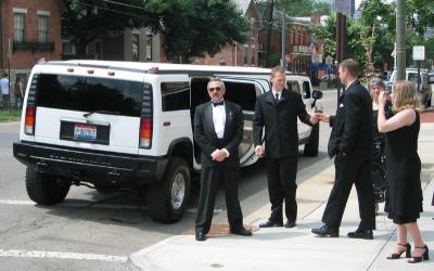 u44/nbaumgartner/medium/34380940.HummerLimo.jpg