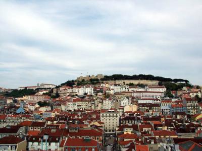 A view of the Castelo se Sao Jorge  from the Sta. Justa Lift