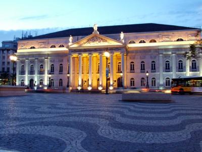 Teatro Nacional de Dona Maria II at night