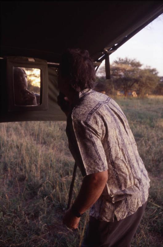 Serengeti: Peter Shaving