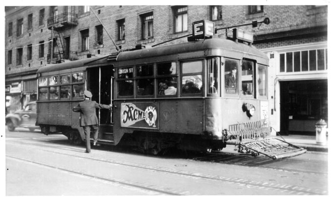 old trolley in the streets of sf