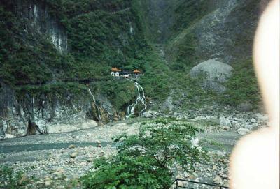 R001-001.jpg