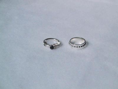 u44/suzbijoux/medium/28445298.iolitewithringsandbeadedband.jpg