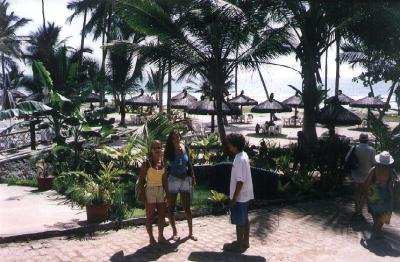 Praia de Itacarezinho 2 - Denise, Caroline e Gabriel