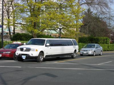 u44/tognaka/medium/28657633.PickupLimousine.jpg