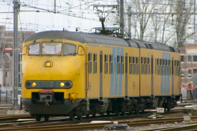 800-mat64-train.jpg
