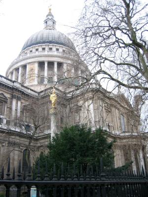 St. Paul's Cathedral (feed the birds)