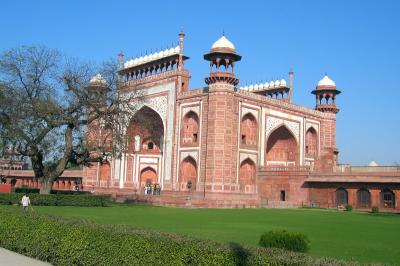 Entrance to the Taj