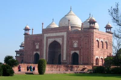 A side building at the Taj