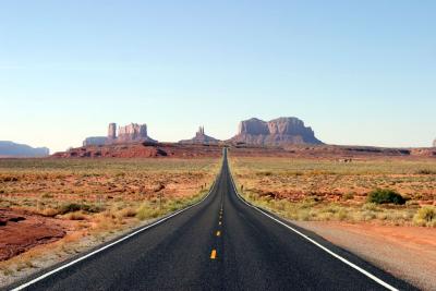 Road to Monument Valley