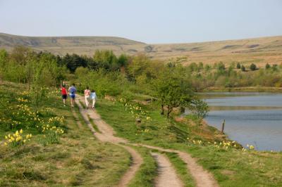 the path around Watergrove reservoir