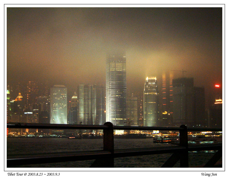 维港雨夜